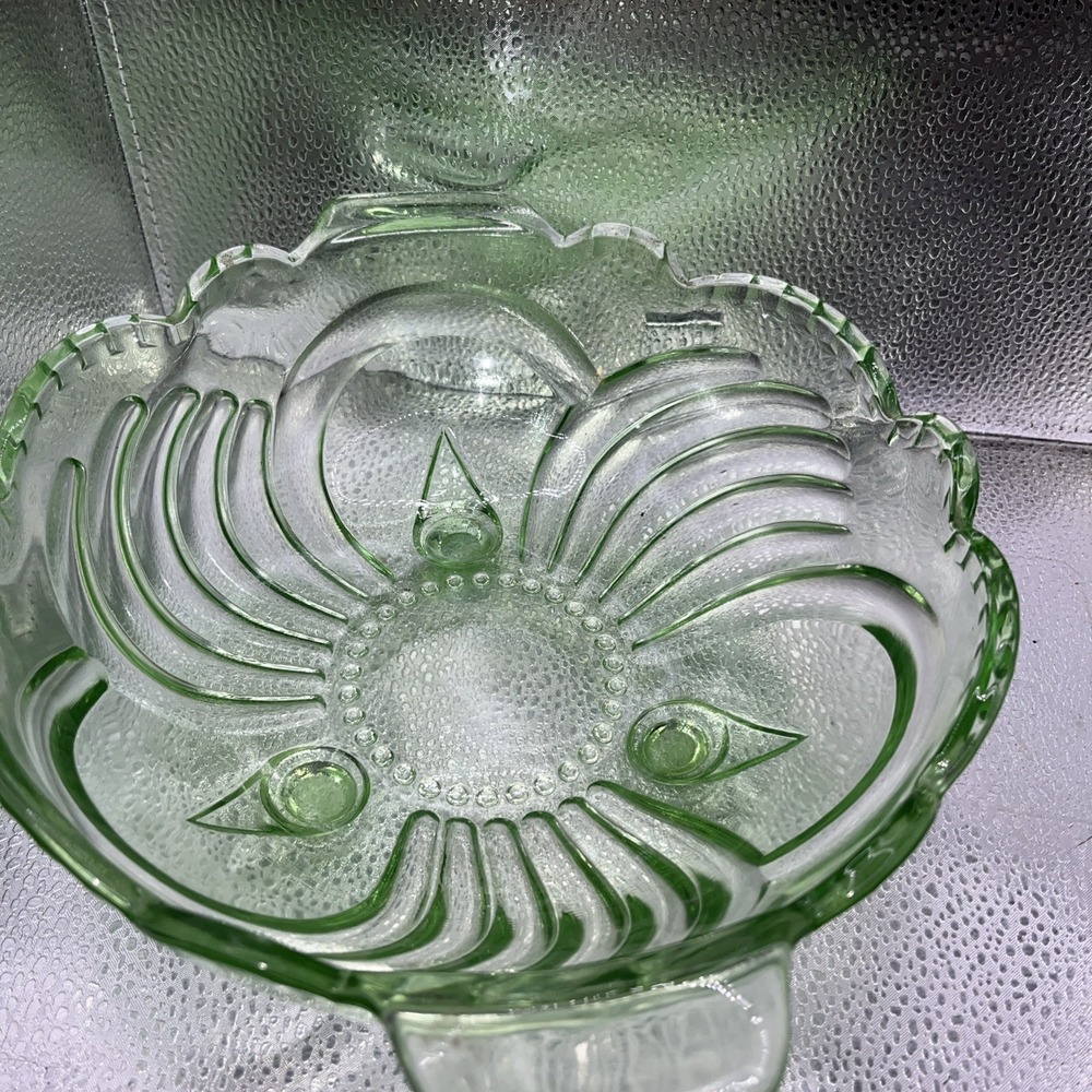 Vintage Art Deco Green Glass Bowl – 3-Footed Ribbed "Iris" Pattern Sowerby Style